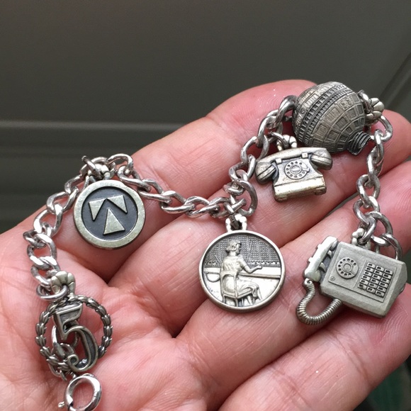 🖤SUPER RARE🔺Vintage sterling silver charm bracelet